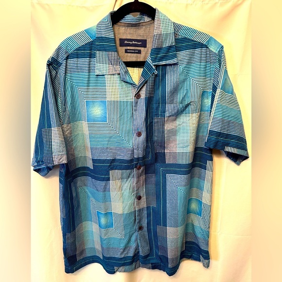 Tommy Bahama Size Medium Silk Blue Geometric Hawaiian Camp Shirt Oversized - Picture 1 of 9